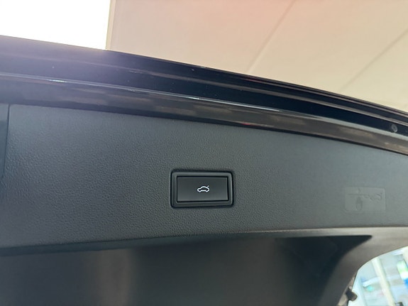 Volkswagen T-Roc 19 of 25
