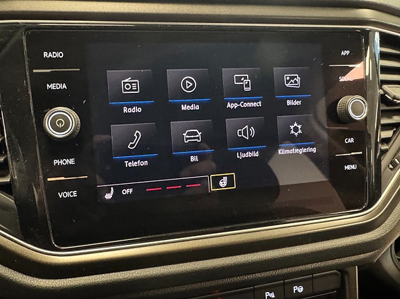 Volkswagen T-Roc 8 of 25