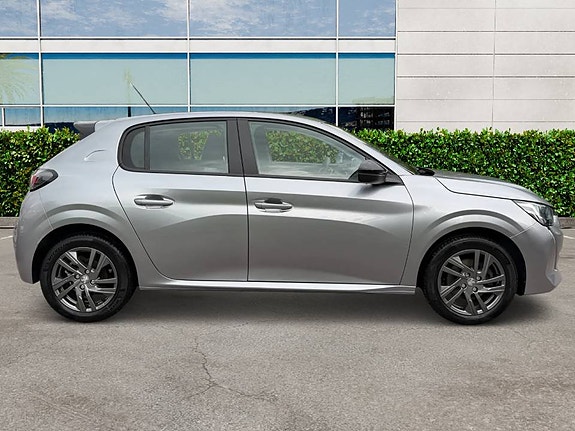 Peugeot 208 3 of 5