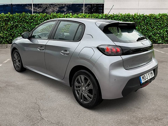 Peugeot 208 5 of 5