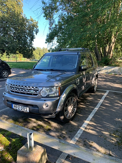 Land Rover Discovery 4 3 of 3