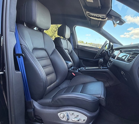 Porsche Macan GTS 7 of 30