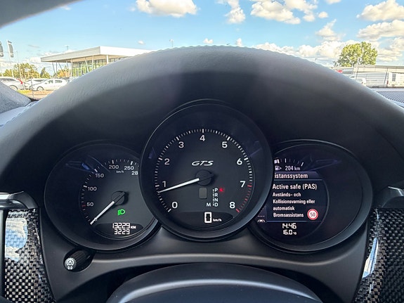 Porsche Macan GTS 16 of 30