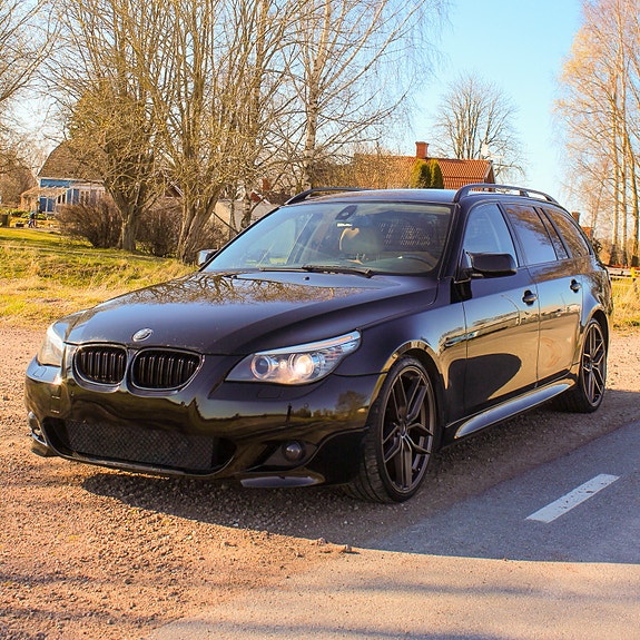 BMW 520d 2 of 5