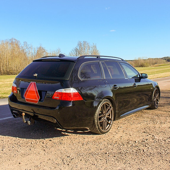 BMW 520d 4 of 5
