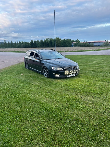 Volvo V70 10 of 17
