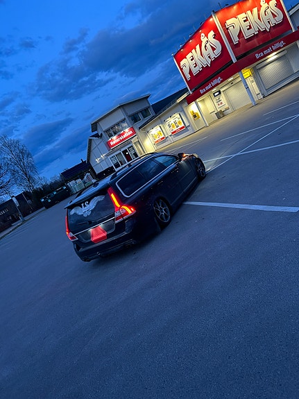 Volvo V70 12 of 17