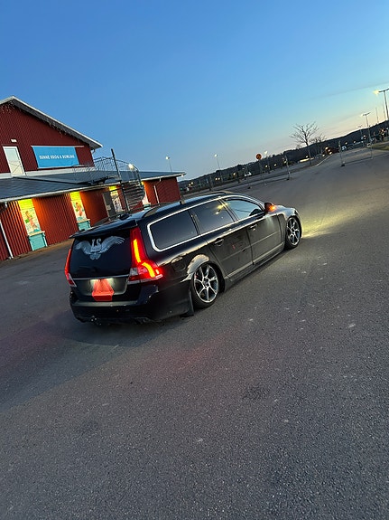 Volvo V70 5 of 17