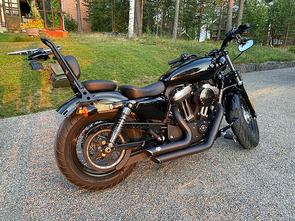 Harley-Davidson Forty-Eight 2 of 5