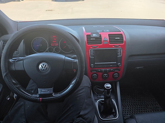 Volkswagen Golf V 4 of 5
