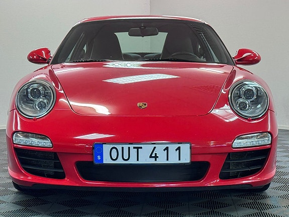 Porsche 911 Carrera S 3 of 5