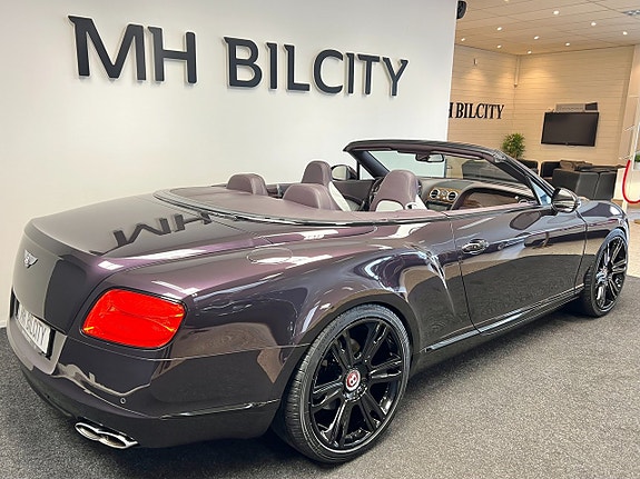 Bentley Continental GTC 11 of 27