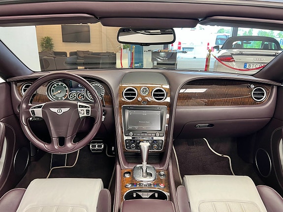 Bentley Continental GTC 17 of 27