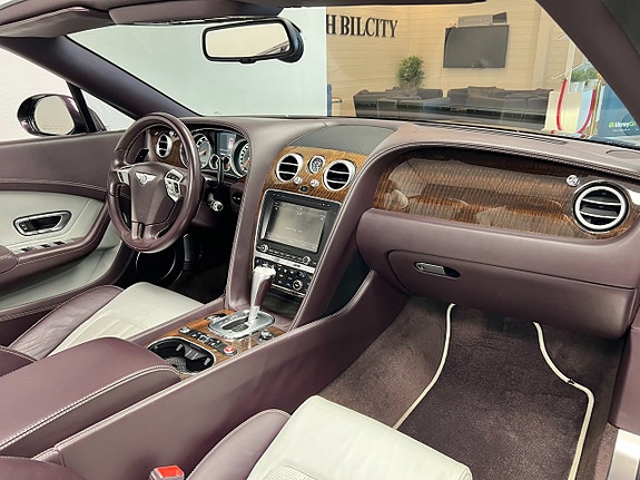 Bentley Continental GTC 20 of 27