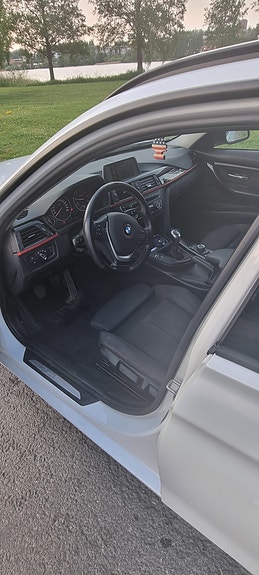 BMW 320d 4 of 4