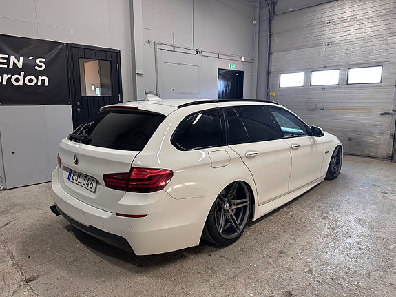 BMW 530d 3 of 5