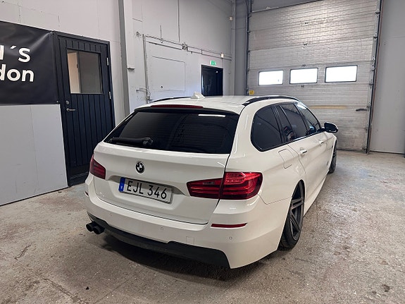 BMW 530d 4 of 5