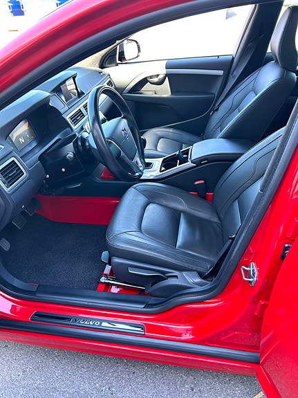 Volvo V70 11 of 30