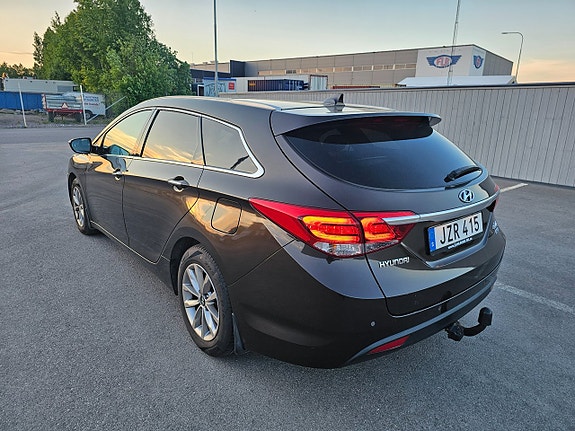 Hyundai i40 2 of 5