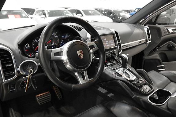 Porsche Cayenne S 11 of 30