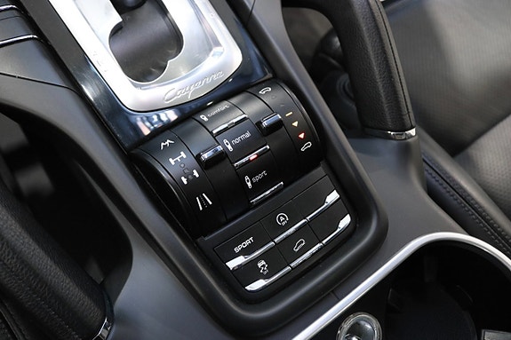 Porsche Cayenne S 23 of 30