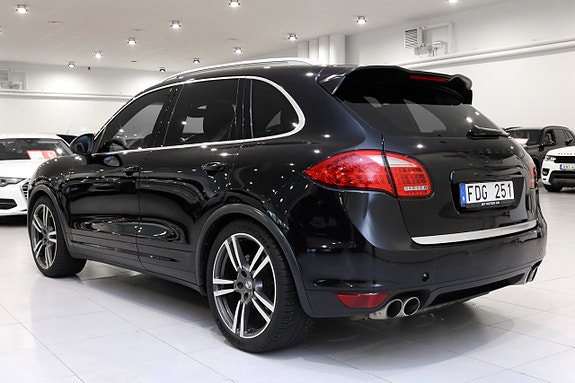 Porsche Cayenne S 6 of 30