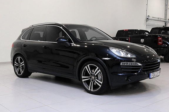 Porsche Cayenne S 3 of 5