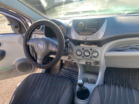 Nissan Pixo 2 of 5