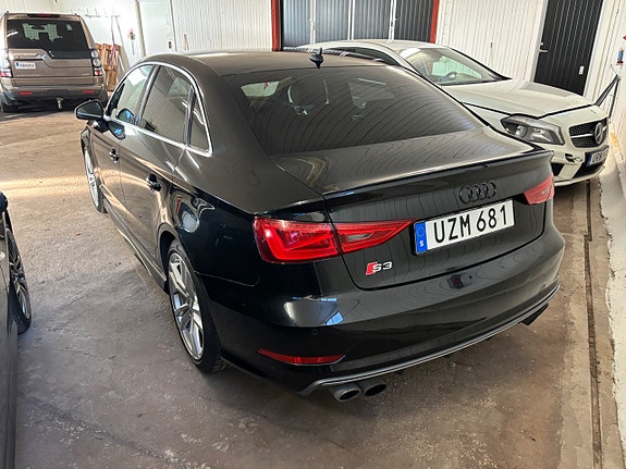 Audi S3 3 of 5