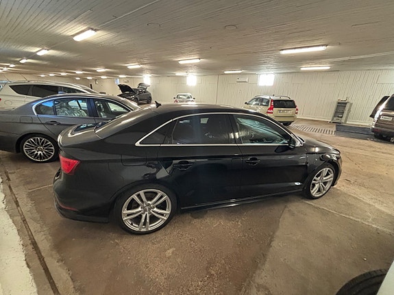 Audi S3 4 of 5