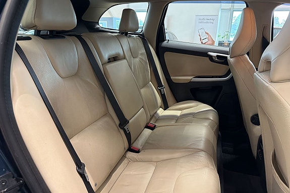 Volvo XC60 19 of 22