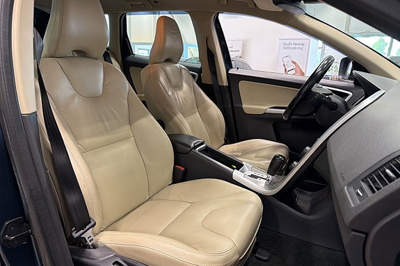 Volvo XC60 18 of 22