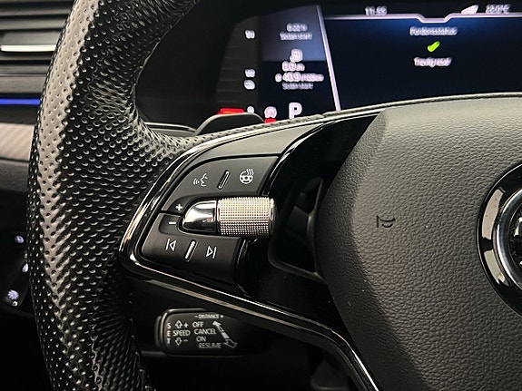 Skoda Superb 14 of 30