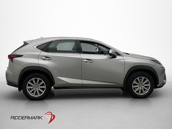 Lexus NX300h 9 of 30
