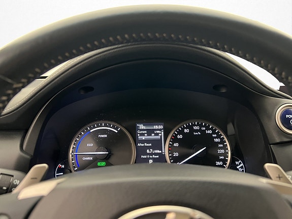 Lexus NX300h 16 of 30
