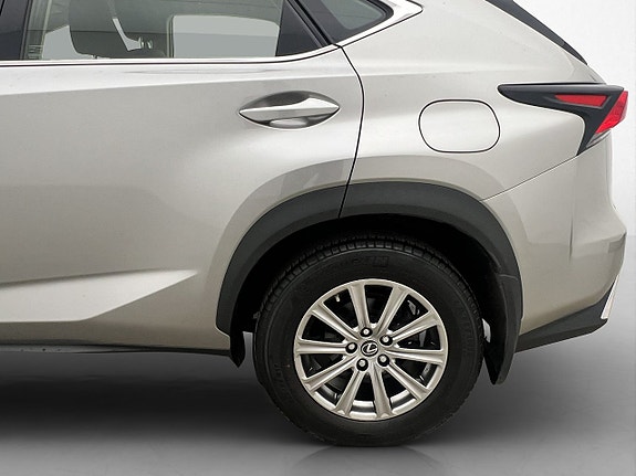 Lexus NX300h 30 of 30