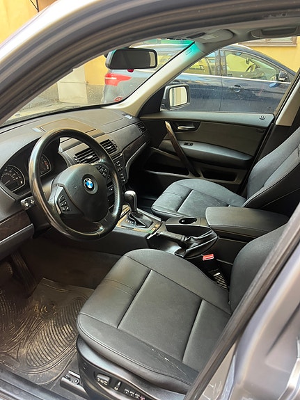 BMW 3.0SI 2 of 5