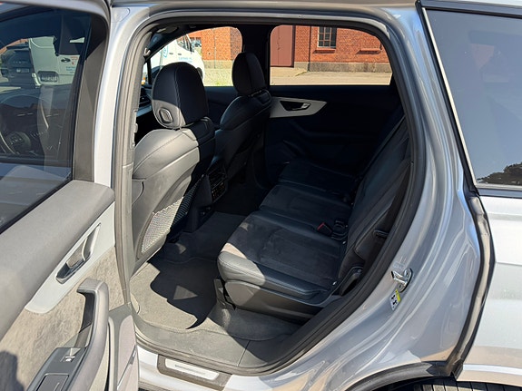 Audi Q7 13 of 18