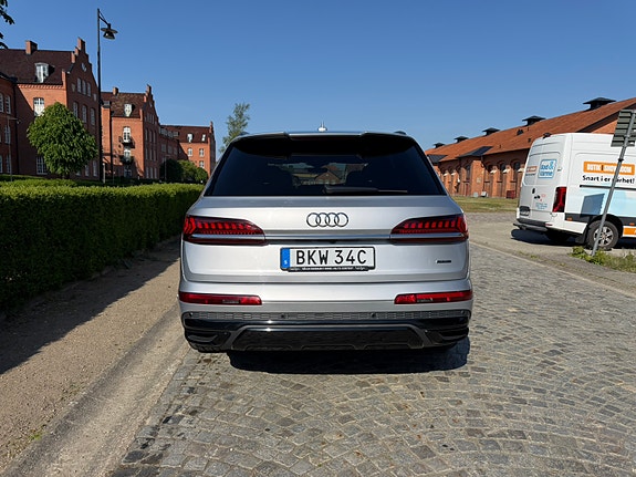 Audi Q7 3 of 5