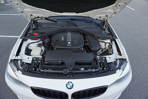 BMW 320d 16 of 17