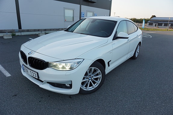 BMW 320d 4 of 17