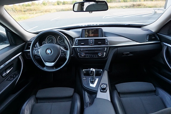 BMW 320d 11 of 17