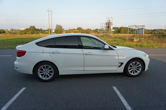 BMW 320d 6 of 17