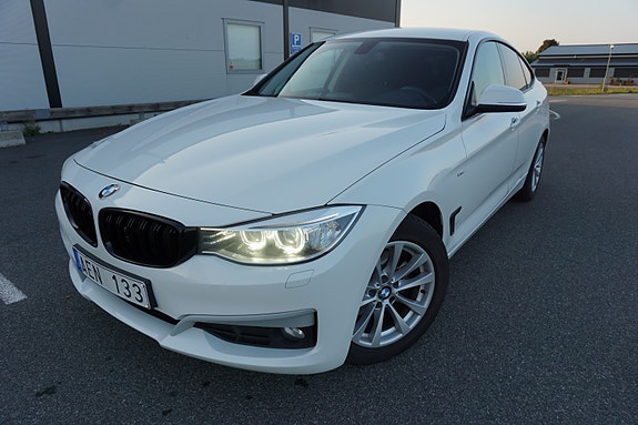 BMW 320d 13 of 17