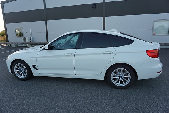 BMW 320d 7 of 17
