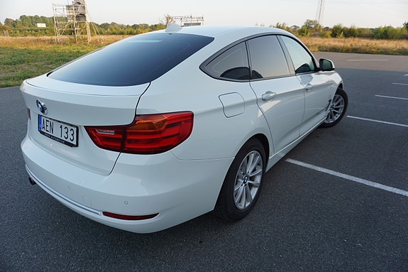 BMW 320d 17 of 17