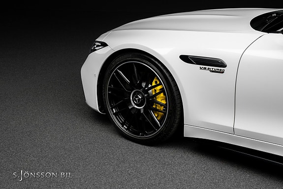 Mercedes-Benz SL63 13 of 26