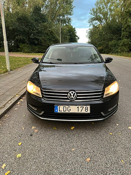 Volkswagen Passat 3 of 6