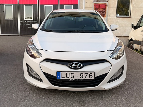 Hyundai i30 2 of 10