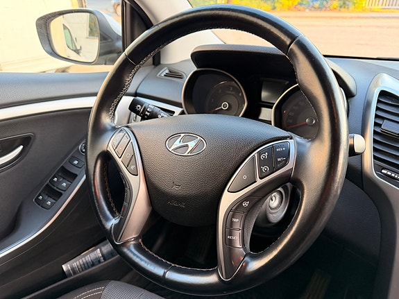 Hyundai i30 8 of 10
